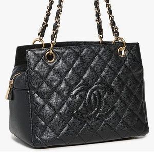 CHANEL Black Quilted Leather Bag